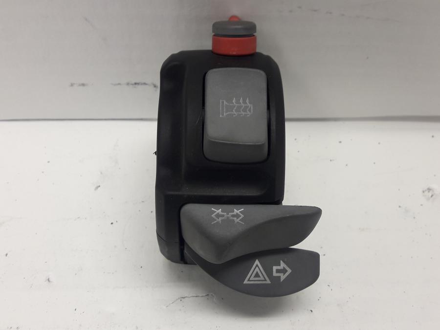 Framsidan på Styrelreglage från en BMW F 800 ST -2010 motorcykel.