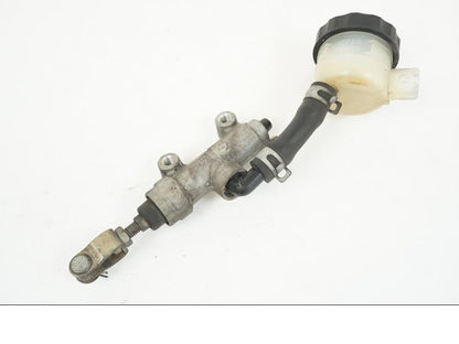 Framsidan på Bromshuvudcylinder från en Kawasaki VN 1500 Mean Streak -2002 motorcykel.