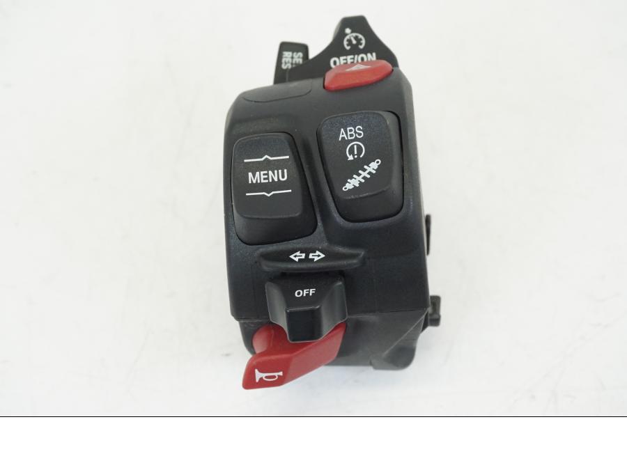 Framsidan på Styrelreglage från en BMW R 1250 GS -2019 motorcykel.