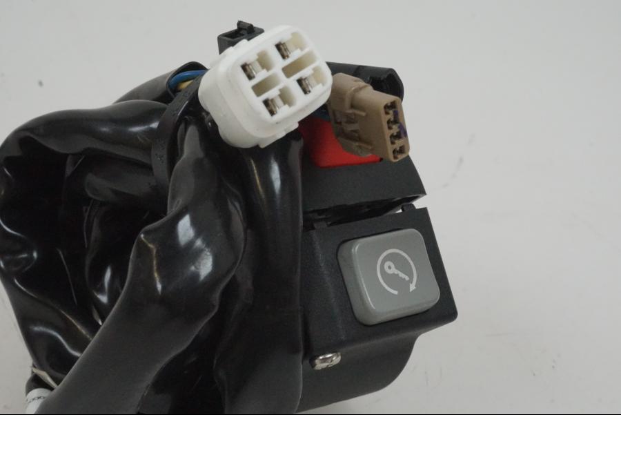 Höger sida på Styrelreglage från en KTM 1290 Super Duke -2019 motorcykel.