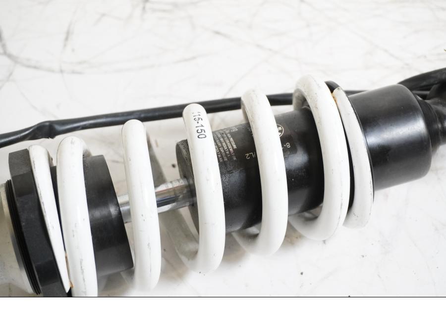 Höger sida på Stötdämpare ESA från en BMW K 1200 R -2006 motorcykel.