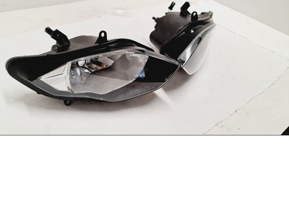 Baksidan på Strålkastare från en BMW R 1200 RS -2014 motorcykel.