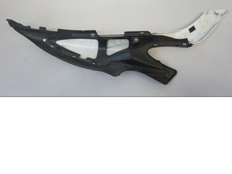 Baksidan på Bakvinge från en Suzuki SFV 650 A Gladius -2012 motorcykel.