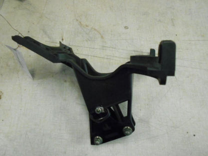 Höger sida på Instrumentfäste från en Suzuki GSX-R 600 -1999 motorcykel.