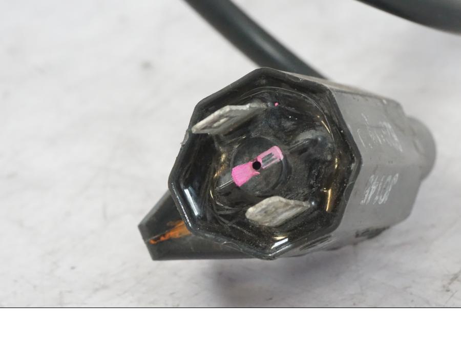 Höger sida på Tändspole från en Kawasaki KL 650A -1987 motorcykel.