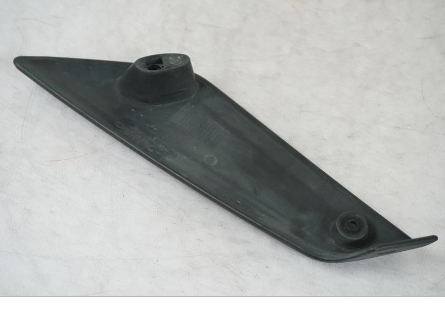 Snett uppifrån på Gaffelbendekor från en BMW R 1200 R -2007 motorcykel.