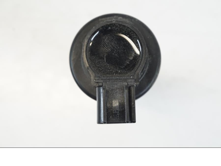 Snett uppifrån på Tändspole från en Triumph Speed Triple -2021 motorcykel.