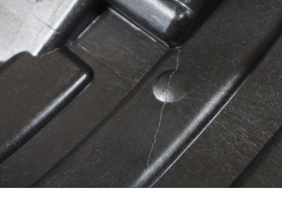 Snett nerifrån på Luftburk från en Suzuki GSX-S 1000 -2017 motorcykel.