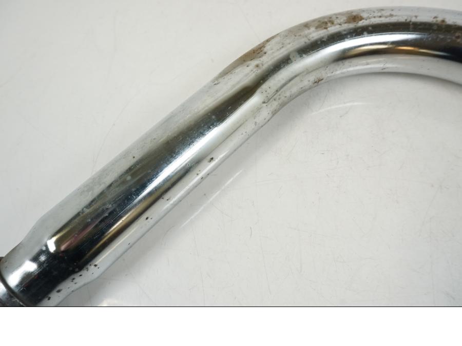 Höger sida på Grenrör från en Suzuki VS 1400 -1999 motorcykel.