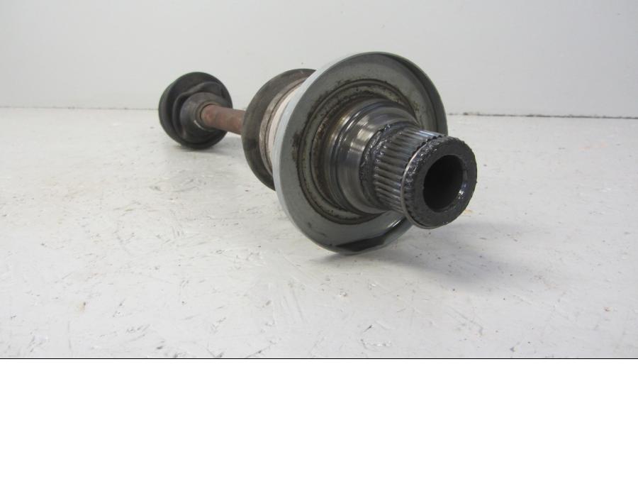 Baksidan på Drivaxel från en Suzuki LTA 750 XP E -2009 motorcykel.