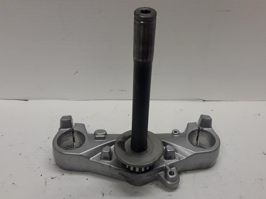 Baksidan på Gaffelkrona från en BMW F 800 ST -2010 motorcykel.