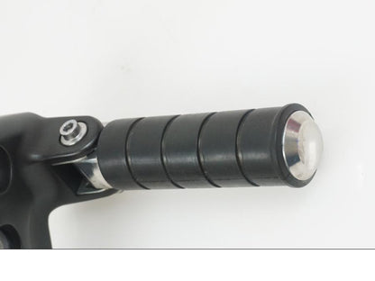 Snett nerifrån på Fotpinne från en Yamaha XV 1900 -2007 motorcykel.