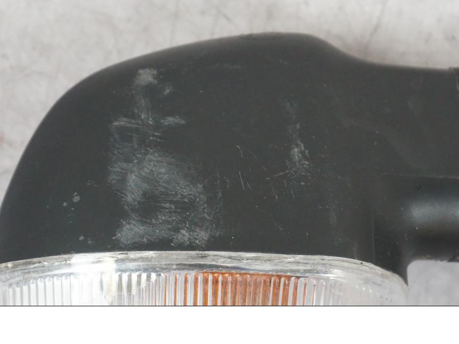 Snett uppifrån på Blinkers från en Yamaha MT-09 -2016 motorcykel.