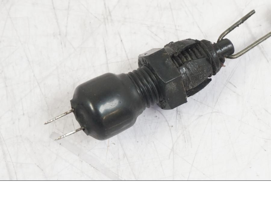 Höger sida på Bromsljuskontakt från en Suzuki GSX 1300 RX -1999 motorcykel.