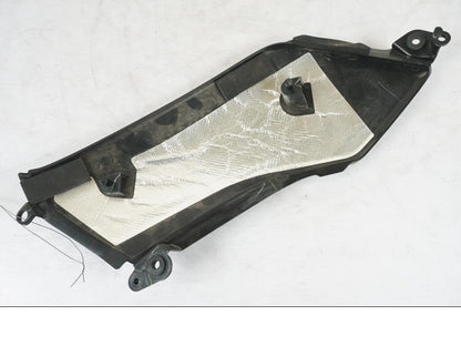 Höger sida på Bensintankskåpa från en Kawasaki Z 900 -2019 motorcykel.