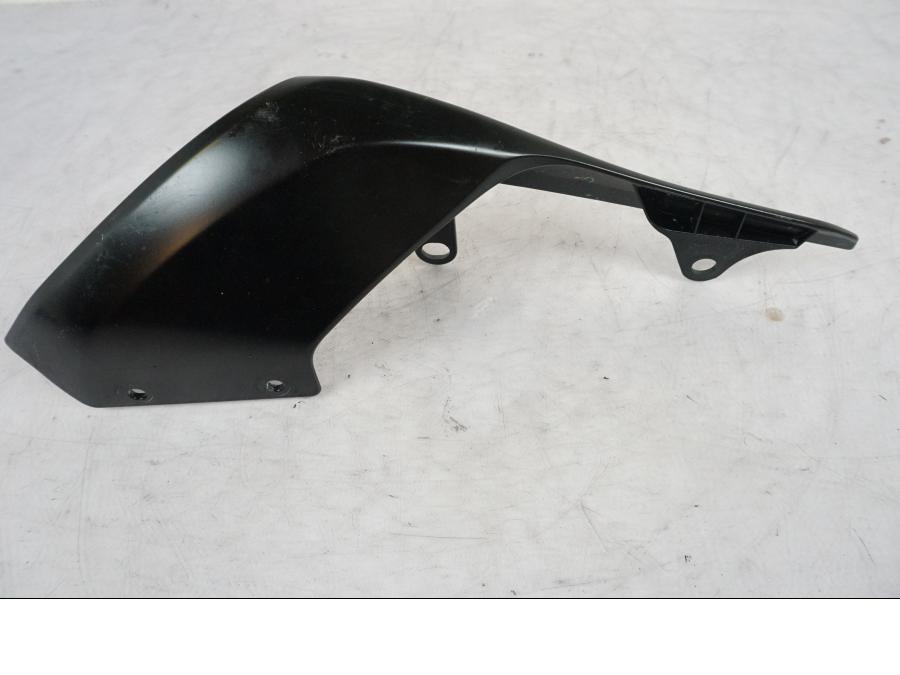 Höger sida på Bakvinge från en Yamaha MT-07 -2023 motorcykel.