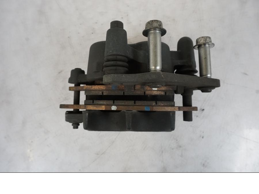 Snett uppifrån på Bromsok från en Kawasaki ER-6F -2010 motorcykel.