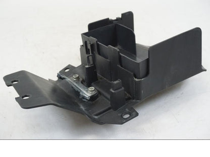 Extrabild2 på Batterikåpa från en Ducati Streetfighter S -2011 motorcykel.