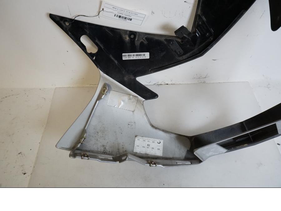 Höger sida på Toppkåpa från en BMW K 1200 S -2007 motorcykel.