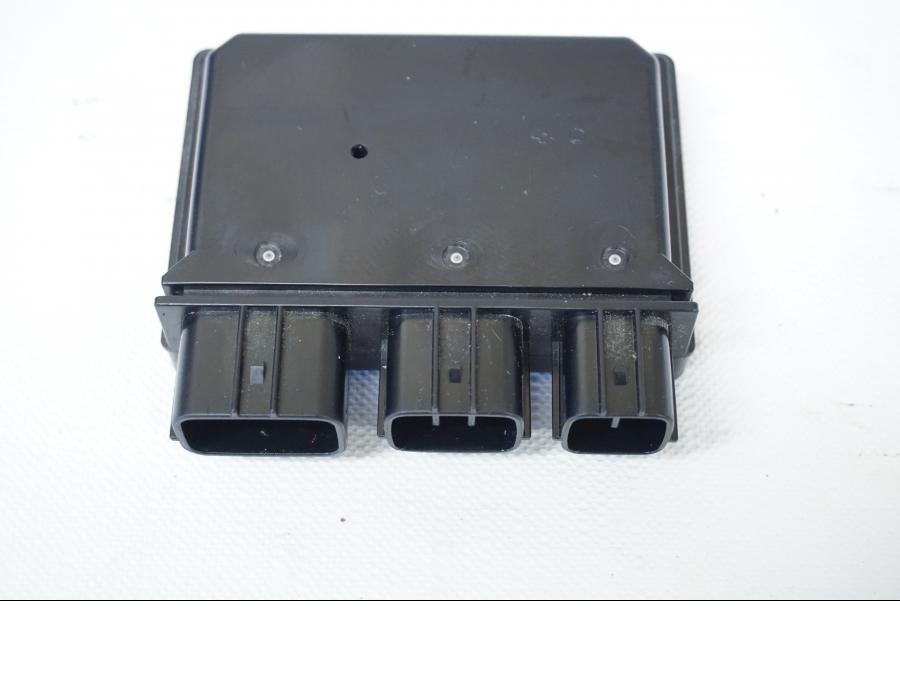 Framsidan på Reläbox från en Kawasaki Z 800 -2013 motorcykel.