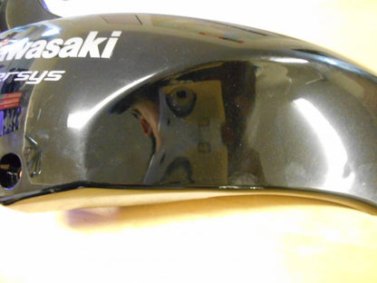 Höger sida på Bensintankskåpa från en Kawasaki Versys 650 -2008 motorcykel.