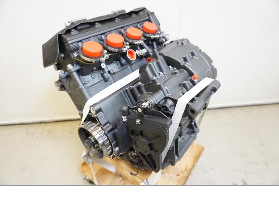 Framsidan på Motor från en Yamaha MT-10 -2022 motorcykel.