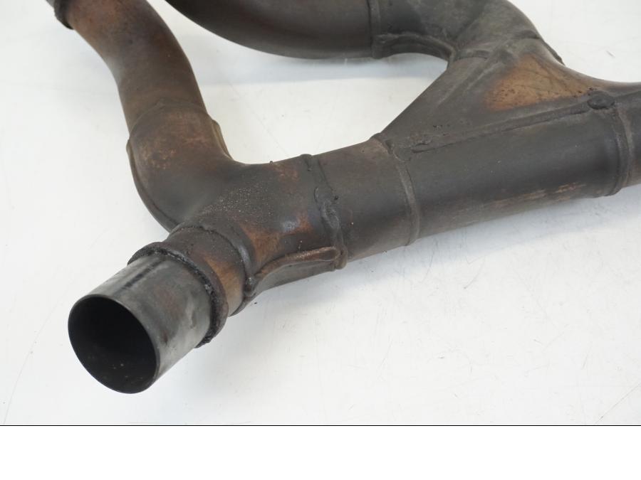 Baksidan på Grenrör från en Honda XL 1000 V -1999 motorcykel.