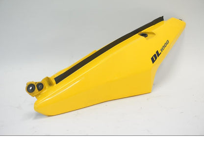 Höger sida på Bakvinge från en Suzuki DL 1000 -2003 motorcykel.