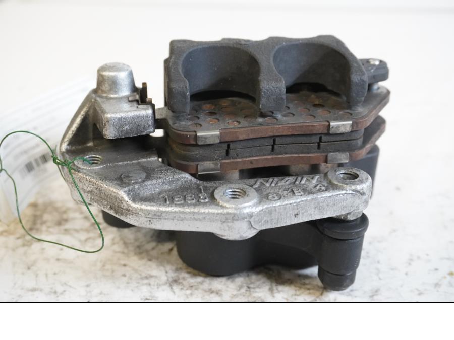 Höger sida på Bromsok från en Kawasaki Z 750 -2008 motorcykel.