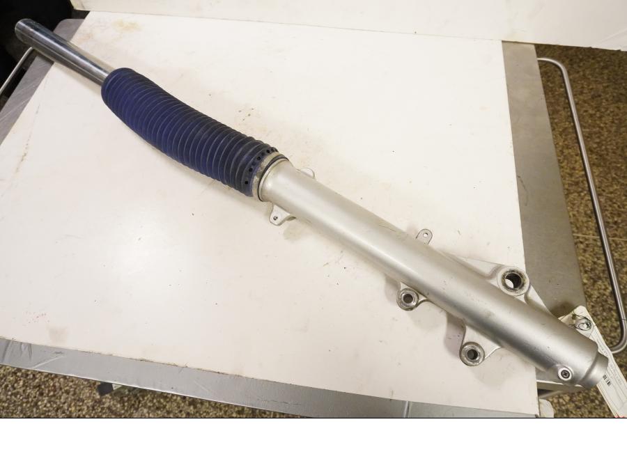 Framsidan på Gaffelben från en Yamaha XTZ 750 -1993 motorcykel.