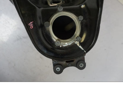 Extrabild2 på Bensintank från en Kawasaki ER-6F -2010 motorcykel.