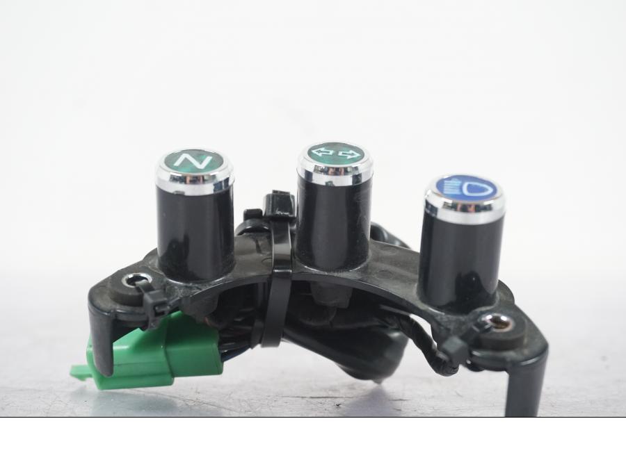 Baksidan på Kontrollamppanel från en Honda VT 600 C -1998 motorcykel.