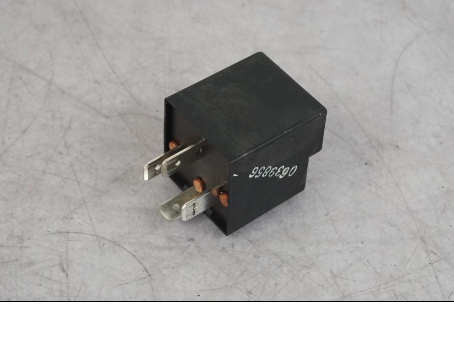 Höger sida på Relä från en BMW R 1100 GS -1998 motorcykel.