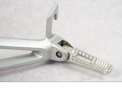 Baksidan på Fotpinne från en Suzuki GSX-R 750 -2006 motorcykel.