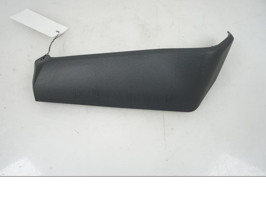 Framsidan på Kylarvinge från en Yamaha MT-09 -2024 motorcykel.