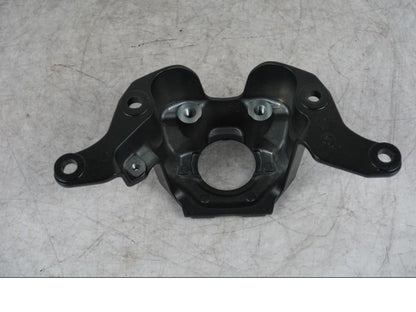 Höger sida på Tändningslåsfäste från en Yamaha MT-09 -2024 motorcykel.