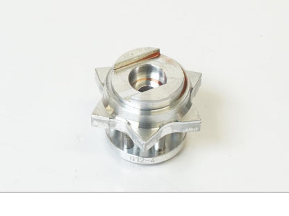 Snett nerifrån på Växelassistans från en KTM 1190 Adventure -2015 motorcykel.