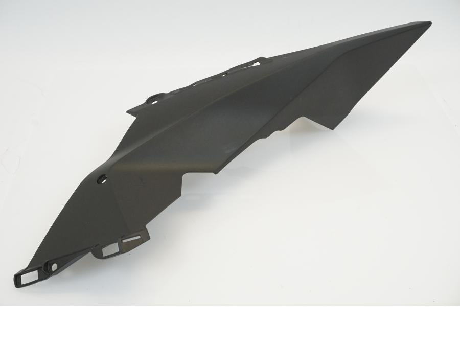 Snett uppifrån på Kylarvinge från en KTM 1290 Super Duke -2020 motorcykel.