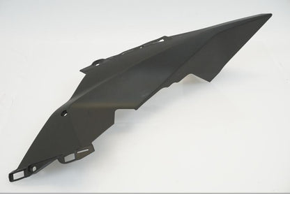 Snett uppifrån på Kylarvinge från en KTM 1290 Super Duke -2020 motorcykel.