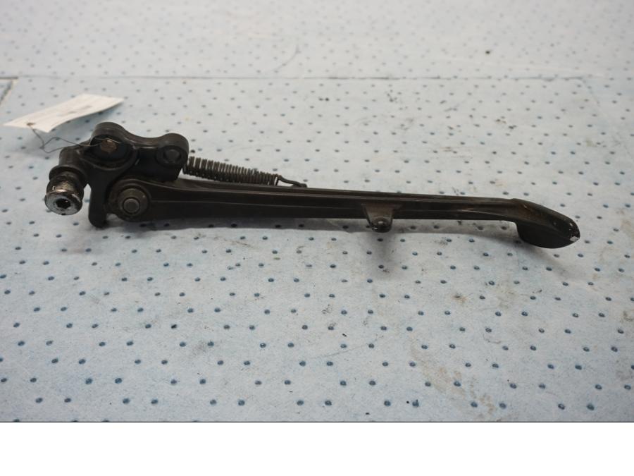 Framsidan på Sidostöd från en Honda CBR 1000 RR -2011 motorcykel.