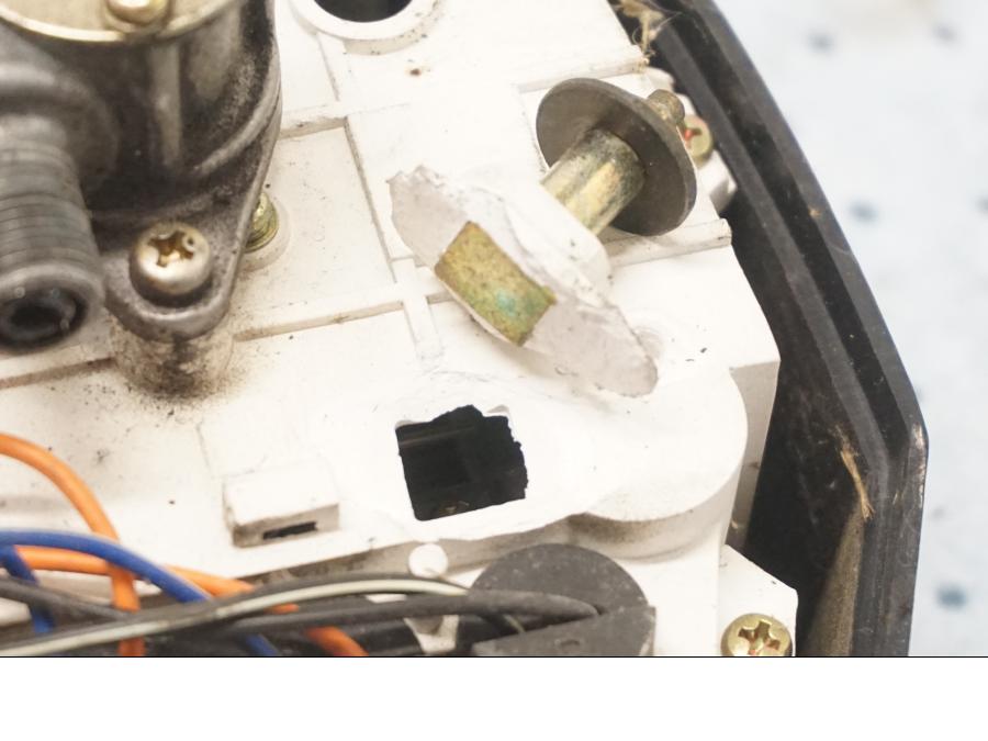 Snett uppifrån på Instrumentpanel från en Suzuki GSX 550 -1985 motorcykel.