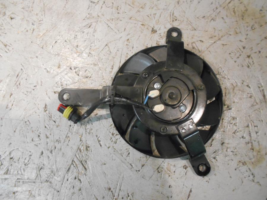 Baksidan på Vattenkylfläkt från en Ducati 848 -2013 motorcykel.