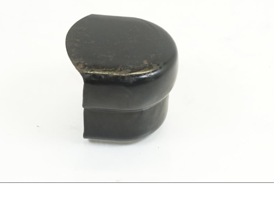 Höger sida på Bromsvätskebehållarkåpa från en Yamaha XVS 1100 -2001 motorcykel.