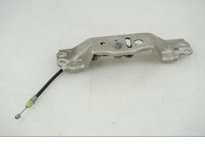 Vänster sida på Sadellåsmekanism från en Honda CBR 1000 -2005 motorcykel.