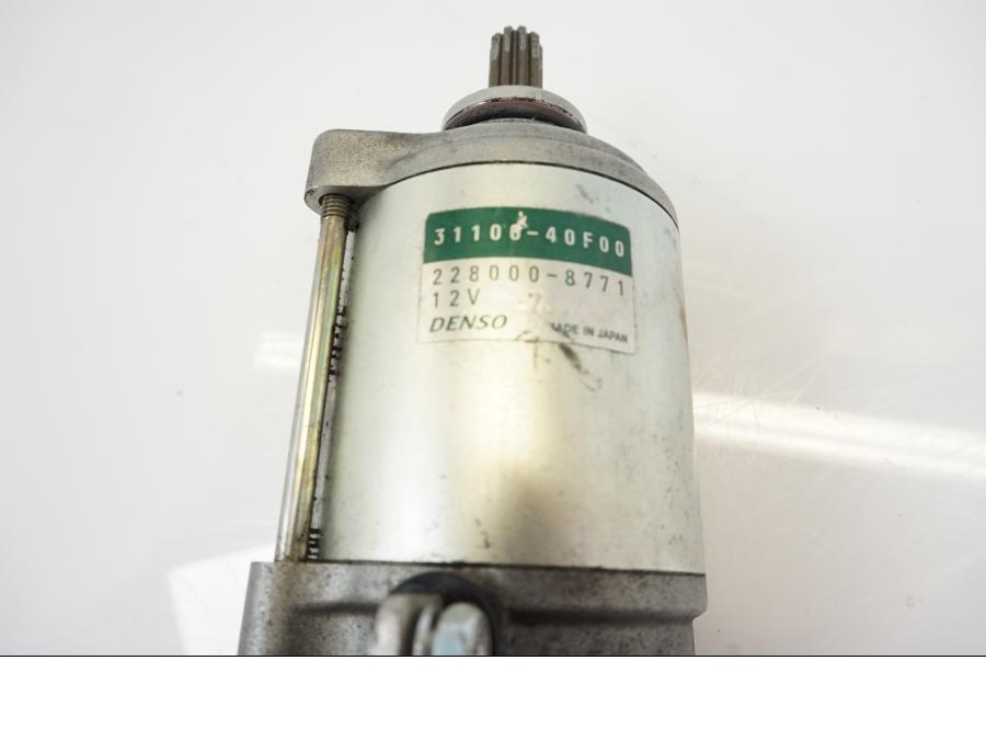 Vänster sida på Startmotor från en Suzuki GSX-R 1000 -2007 motorcykel.