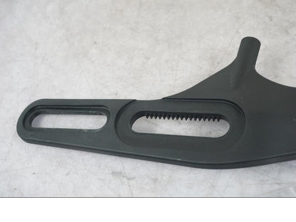 Baksidan på Vindrutefäste från en KTM 1290 Super Adventure S -2022 motorcykel.