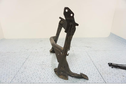 Baksidan på Centralstöd från en Kawasaki Ninja H2 -2019 motorcykel.