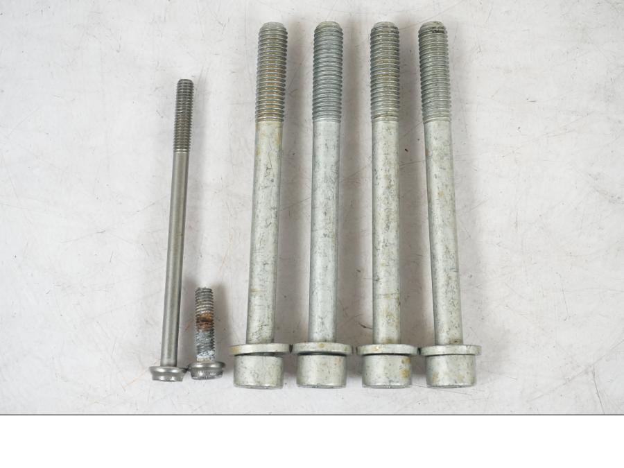 Baksidan på Skruv / Mutter etc från en BMW R 1200 GSA -2014 motorcykel.