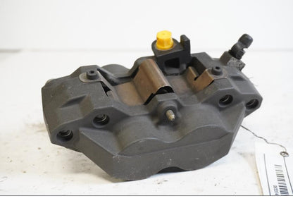 Baksidan på Bromsok från en Kawasaki ZZR 1200 -2002 motorcykel.