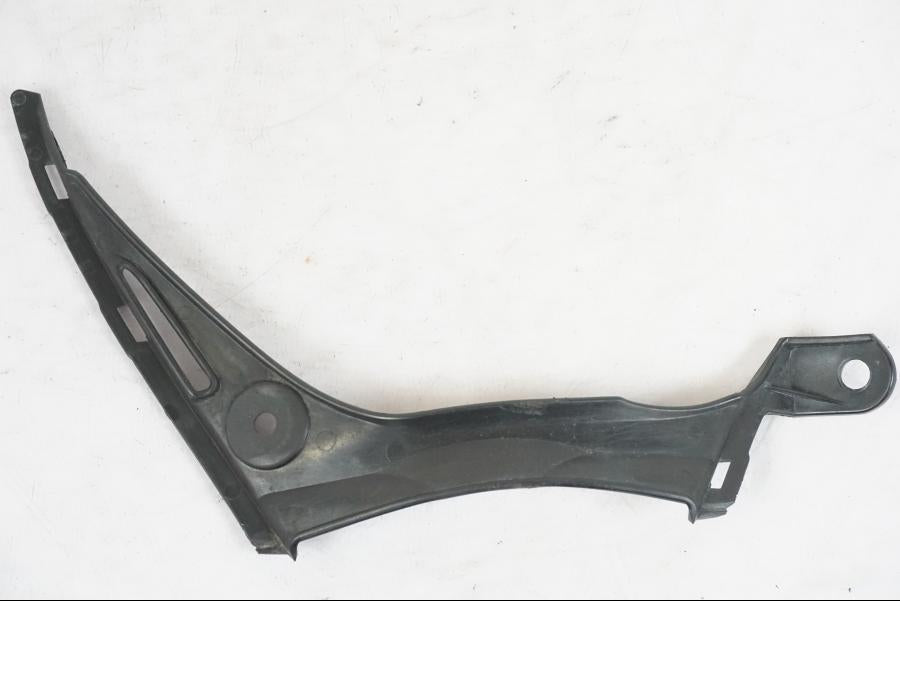 Vänster sida på Magkåpa från en Suzuki GSX-S 1000 -2017 motorcykel.